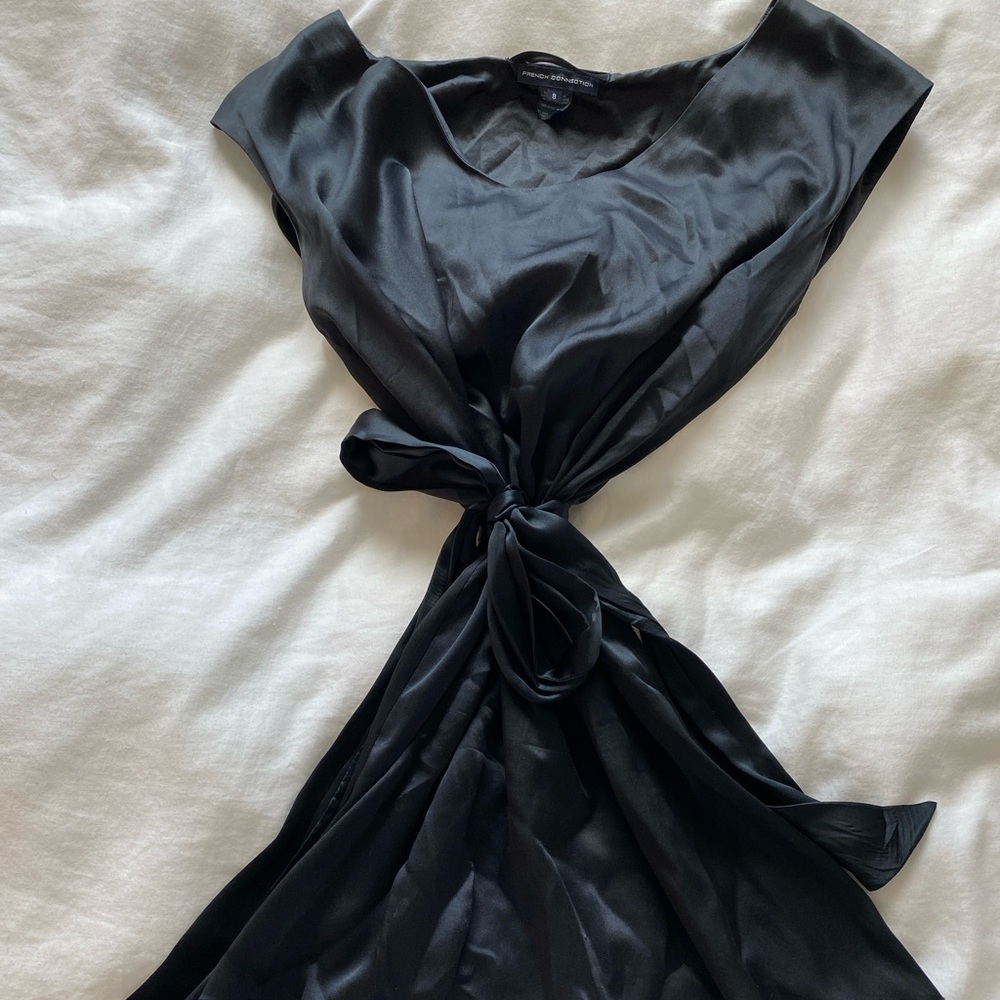 French Connection 100% silk dress with silk belt